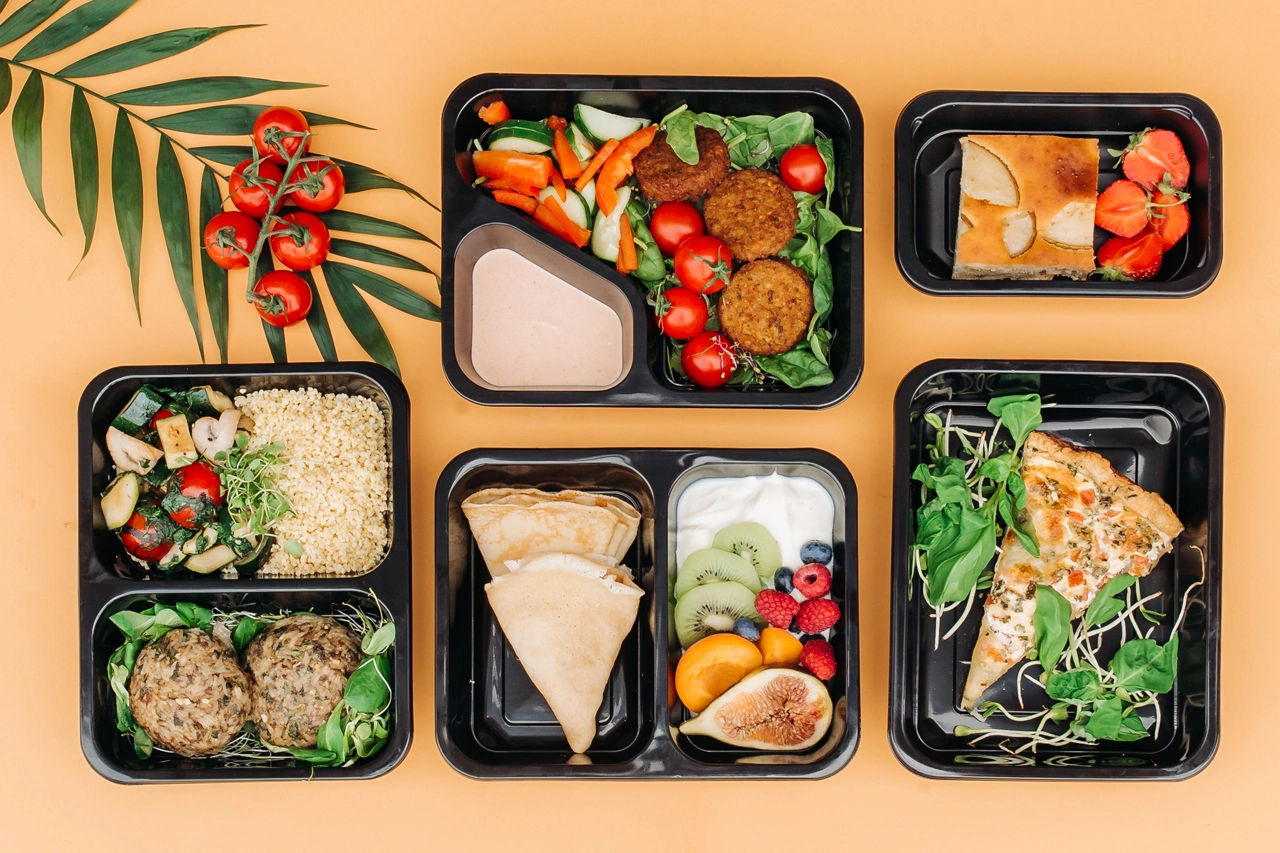 Zamów catering dietetyczny Solec Kujawski - dieta pudełkowa od Fitnezji