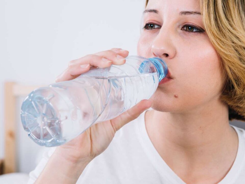 Picie wody: Ile pić wody dziennie aby nawodnić organizm?